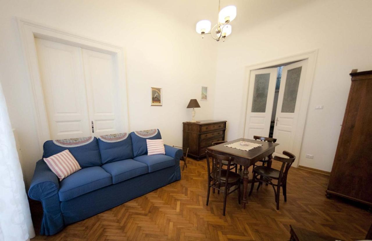 Domus Liberta - Boutique Rooms Triëst Buitenkant foto